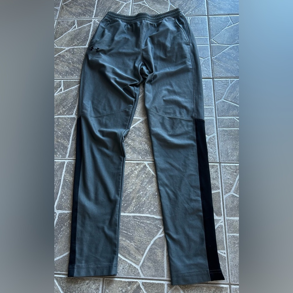 Under Armour Men's Gray and Black Joggers